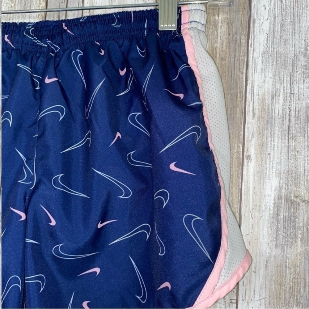 Nike Kids Logo Shorts - Picture 2 of 3